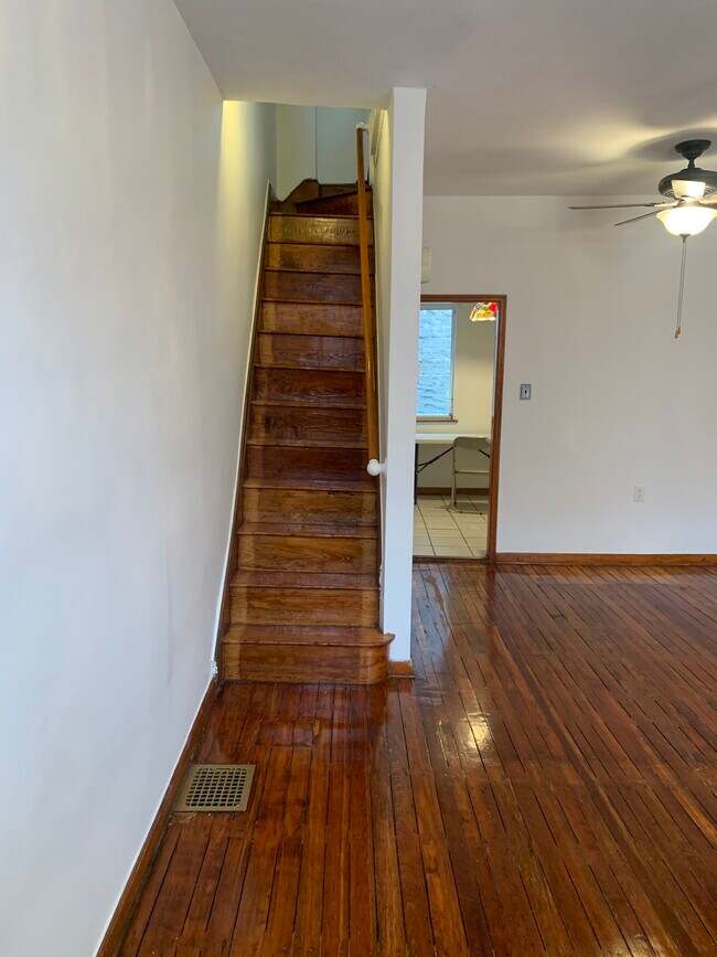 Building Photo - 850 N Taney St