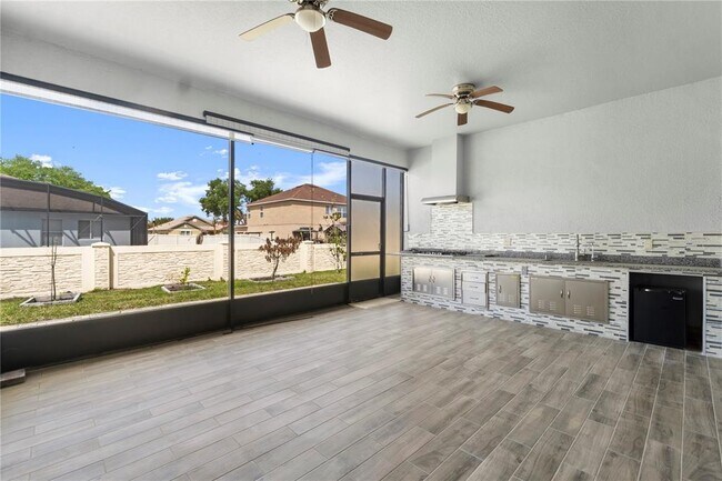 Building Photo - 2320 Symphony Cir