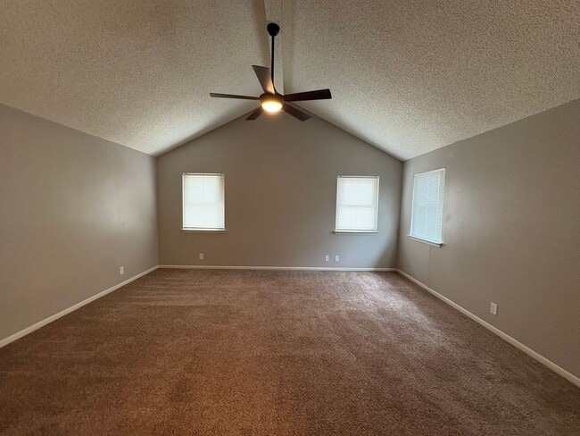 Building Photo - Beautiful Home in the Heart of San Antonio!