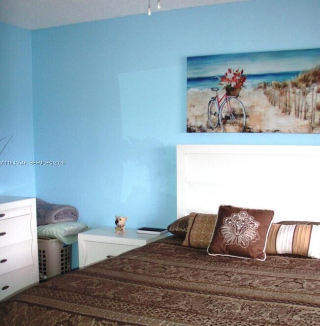 Building Photo - 5290 W 21st Ct