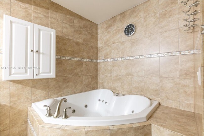 Building Photo - 2101 S Ocean Dr