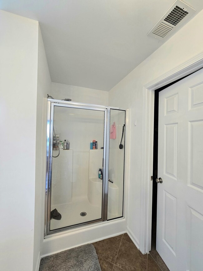 Building Photo - 525 Batty Way