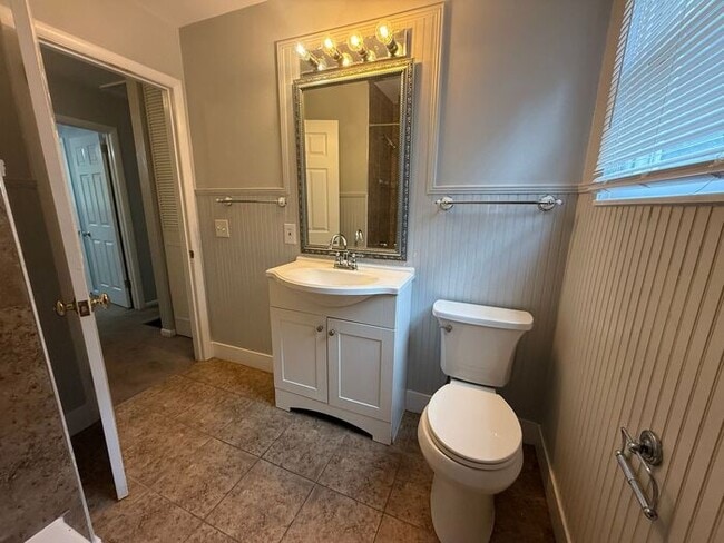 Building Photo - For Rent - Antioch 3 Bedroom house with Bo...