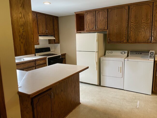 Kitchen2 - 819 8th Ave S
