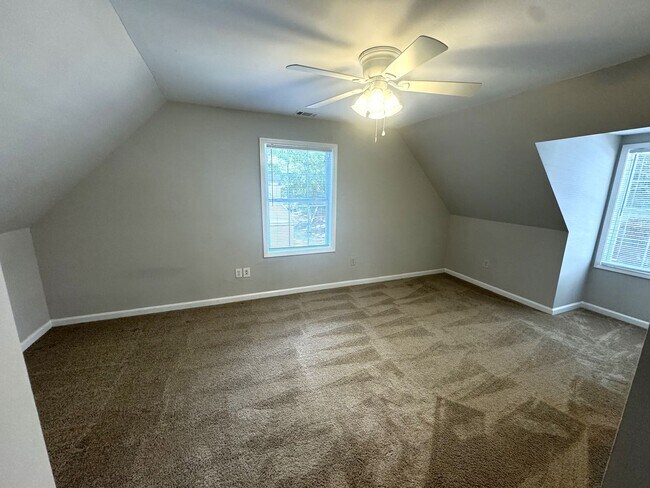 Building Photo - 4br Home near Campus/Downtown - FALL 2026 PRE-LEASE