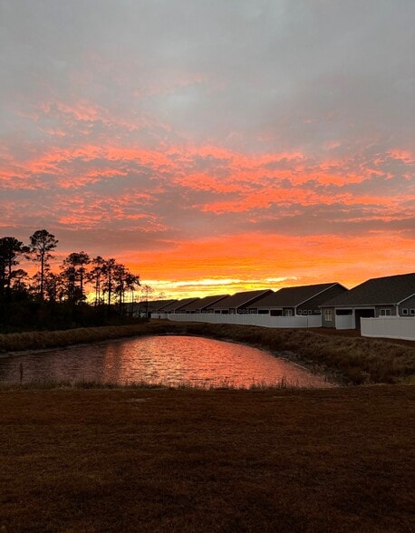 Building Photo - 2039 Willowleaf Dr