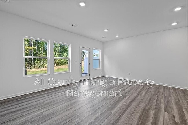 Building Photo - 3105 Vitner Dr