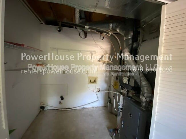 Building Photo - 10260 Piney Ridge Walk
