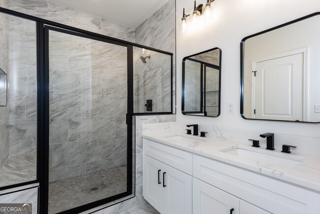 Building Photo - 3342 Landings S Dr SW