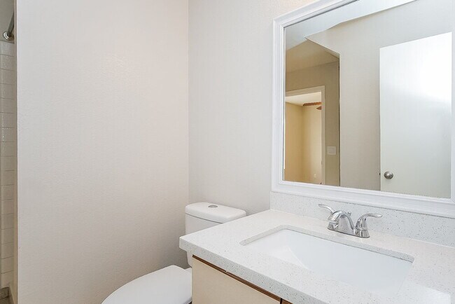 Building Photo - 827 Schooner Dr