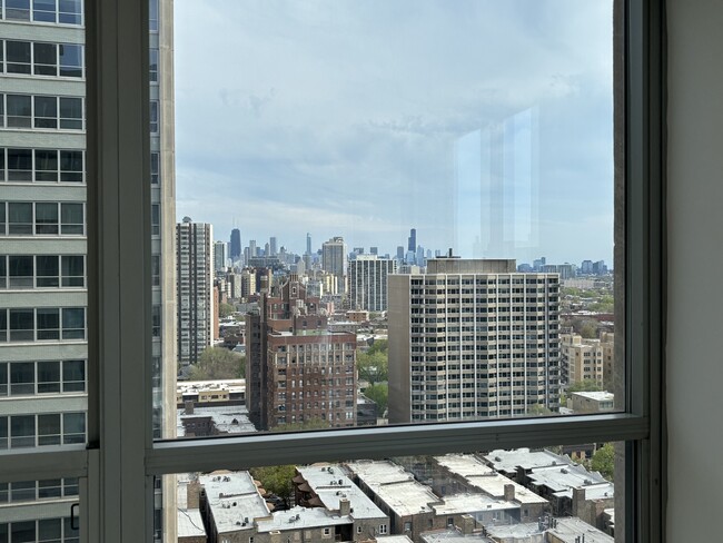 Building Photo - 3550 N Lake Shore Dr