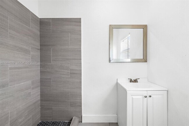 Building Photo - 1176 NW 48th St