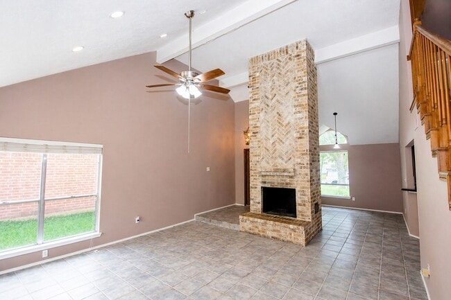 Building Photo - 3515 Woodmere Ln