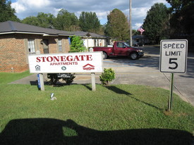 Building Photo - Stonegate Apartments