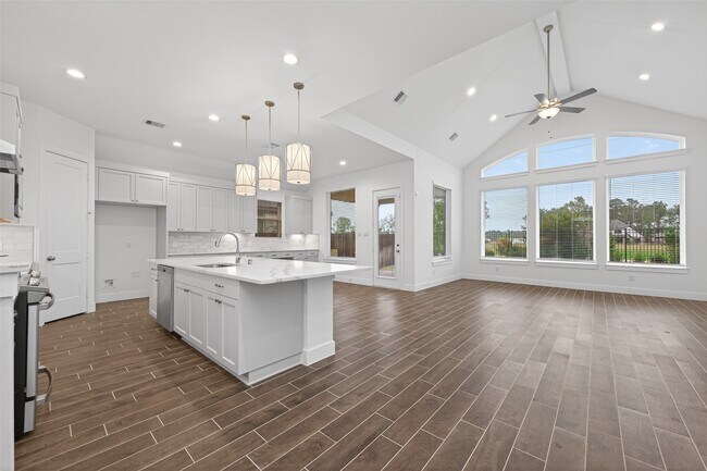 Building Photo - 18338 Tiger Flowers Dr