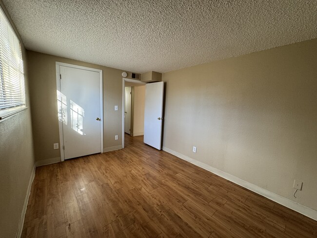 Building Photo - Stunning Modern 1BR for rent!