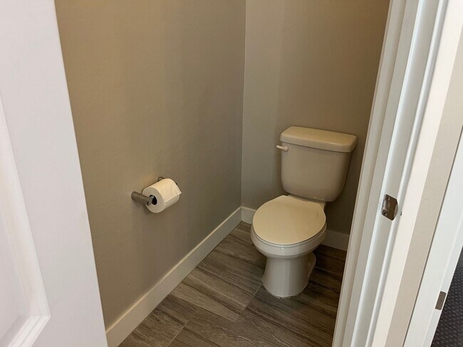 Building Photo - 3865 S 183rd Dr