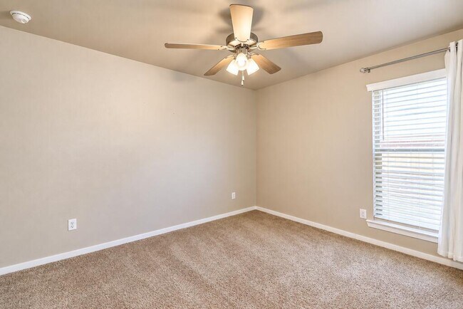 Building Photo - 9425 Ratliff Ridge Ave