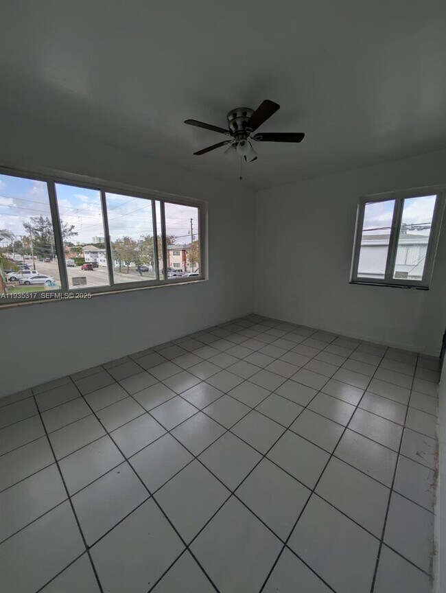 Building Photo - 888 SW 6th St