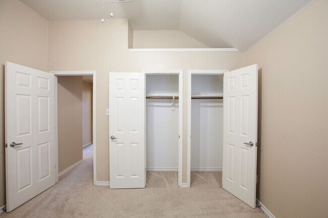 Building Photo - 13856 Fall Harvest Dr