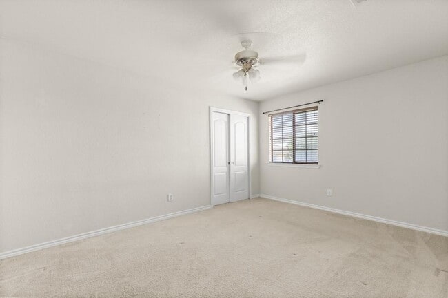 Building Photo - 2802 Scottsdale Dr