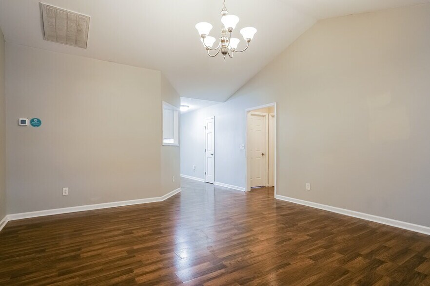 Building Photo - 4012 Mindspring Dr