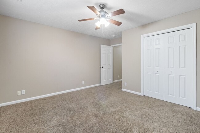 Building Photo - 1566 Autumn Dr