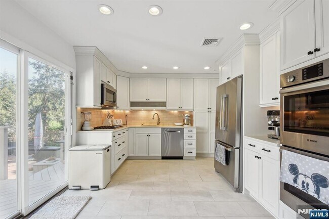 Building Photo - 29 Herold Dr