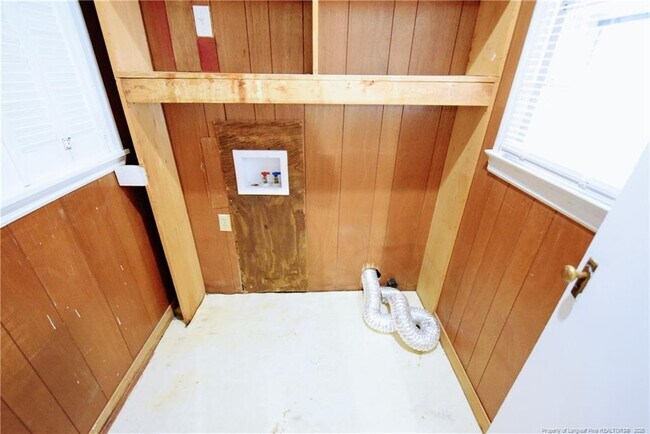 Building Photo - 809 Minurva Ct