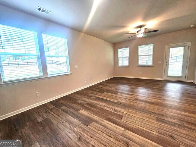 Building Photo - 16 Russet Wy