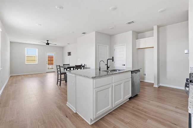 Building Photo - 323 Tolo Dr