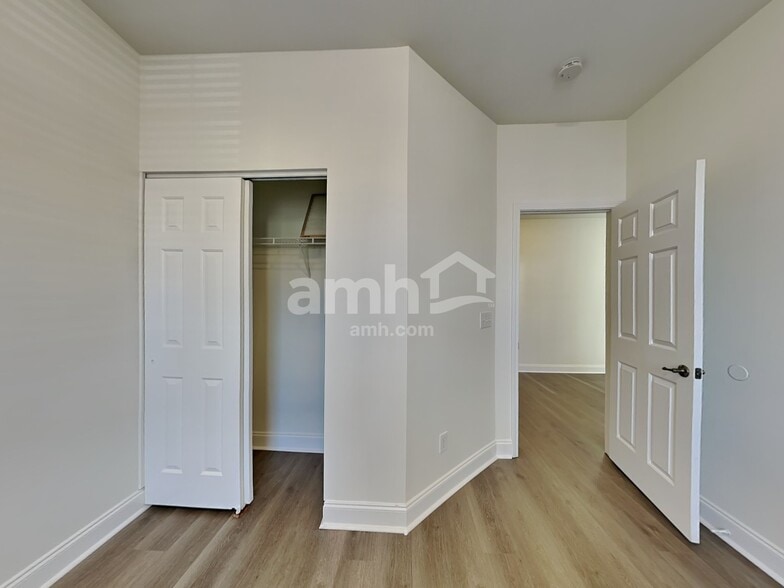 Building Photo - 203 Reedy River Ct