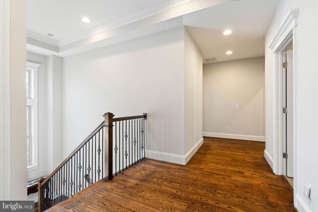 Building Photo - 1604 Colonial Ln