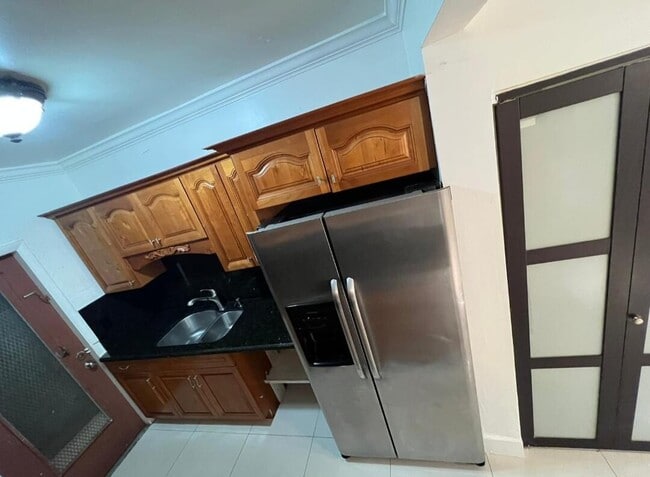 Building Photo - 1560 NE 127th St