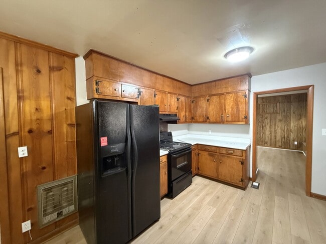 Building Photo - 2106 NW Sullivan Rd