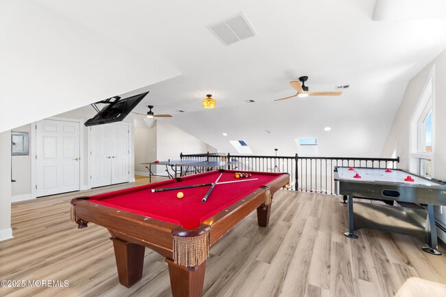 Building Photo - 3456 E Thistle Ave