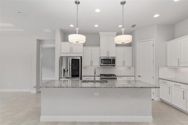 Building Photo - 11890 SW 33rd Ln