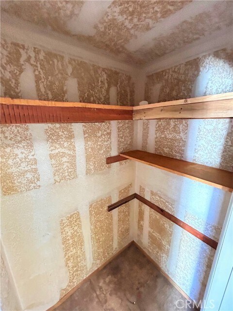 Building Photo - 402 S Ola Vista