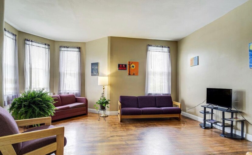 Building Photo - 4002 Fernhill Ave