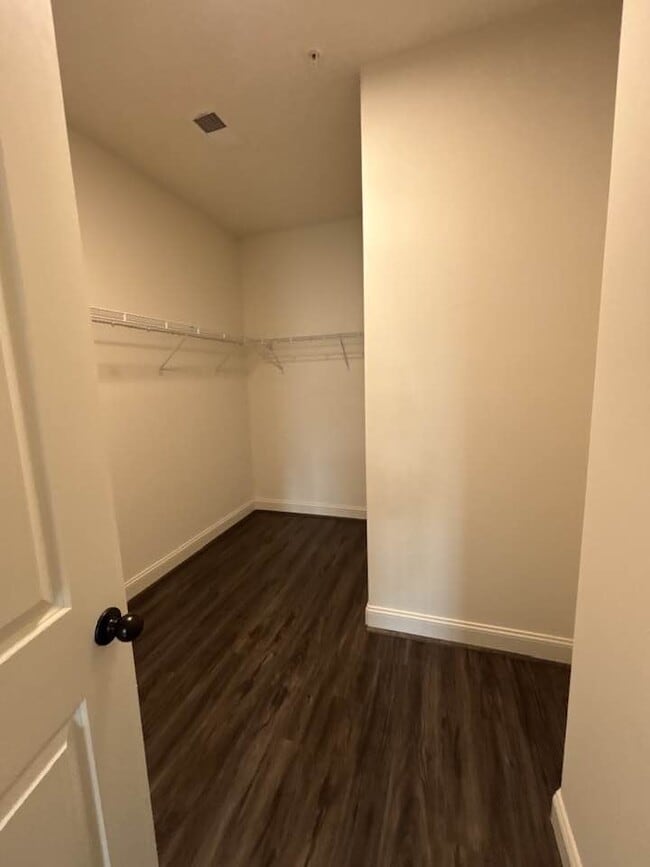 Building Photo - 4307 Lennox Ct