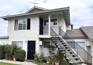 Building Photo - 101 N Tustin Ave