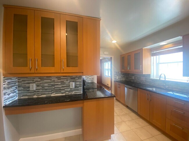 Building Photo - NICE  3BR RAMBLER CLOSE TO NIH