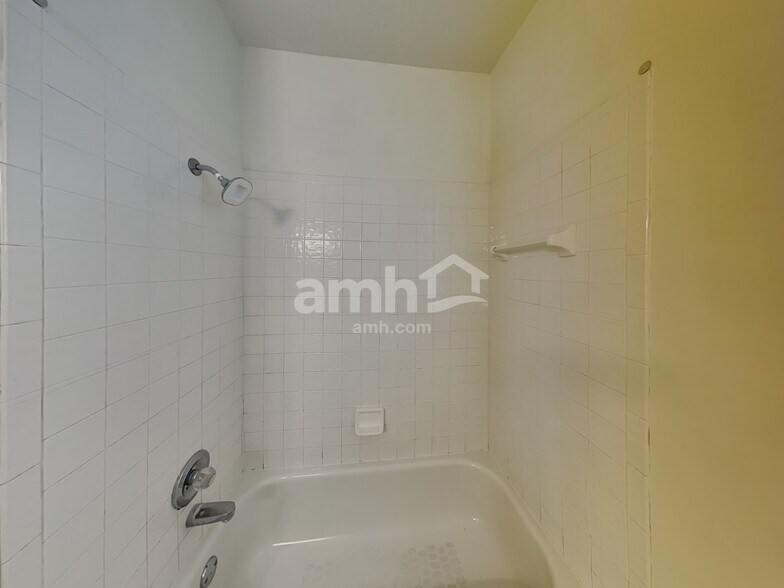 Building Photo - 9303 Heritage Oak Ct