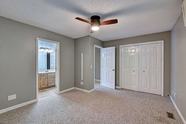 Building Photo - 200 Arrowhead Dr