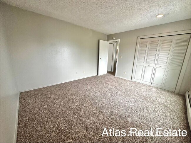 Building Photo - 4635 N Carefree Cir