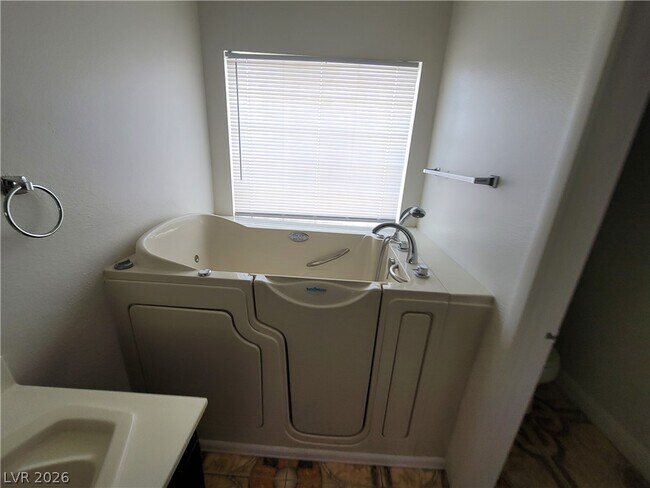 Building Photo - 4406 Cinema Ave