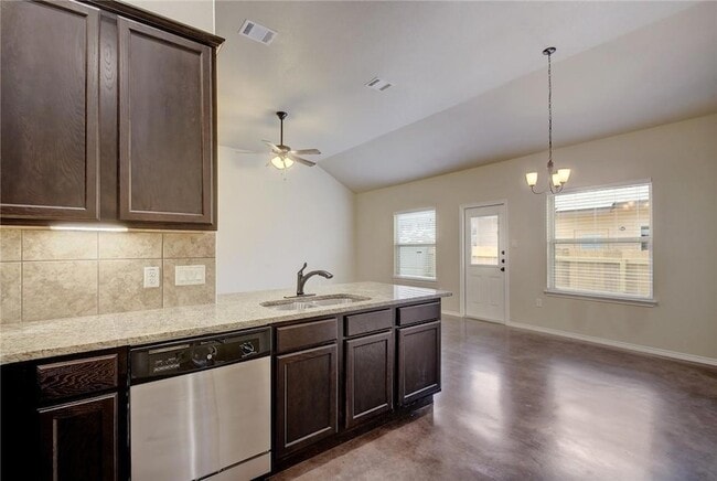 Building Photo - 467 Jack Rabbit Ln