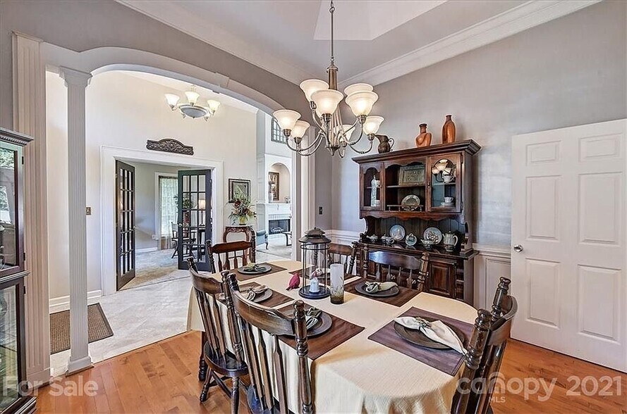 Building Photo - 2427 Mt Isle Harbor Dr