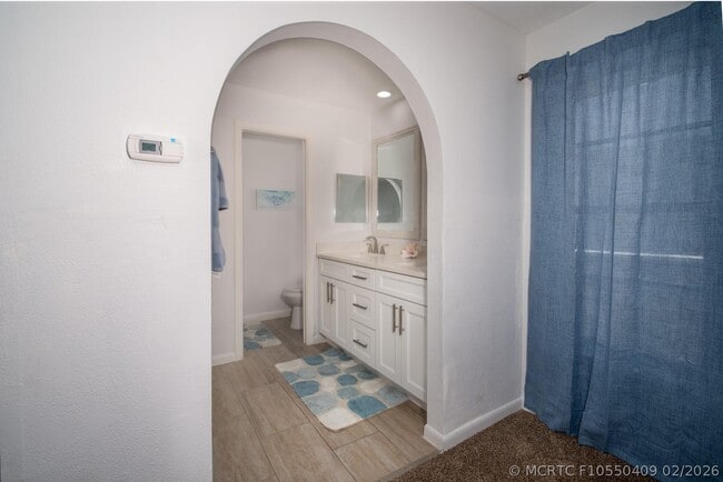 Building Photo - 2504 Hibiscus Dr W