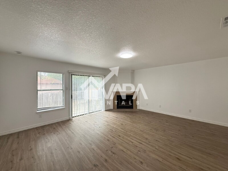 Building Photo - 4455 Sherwood Way